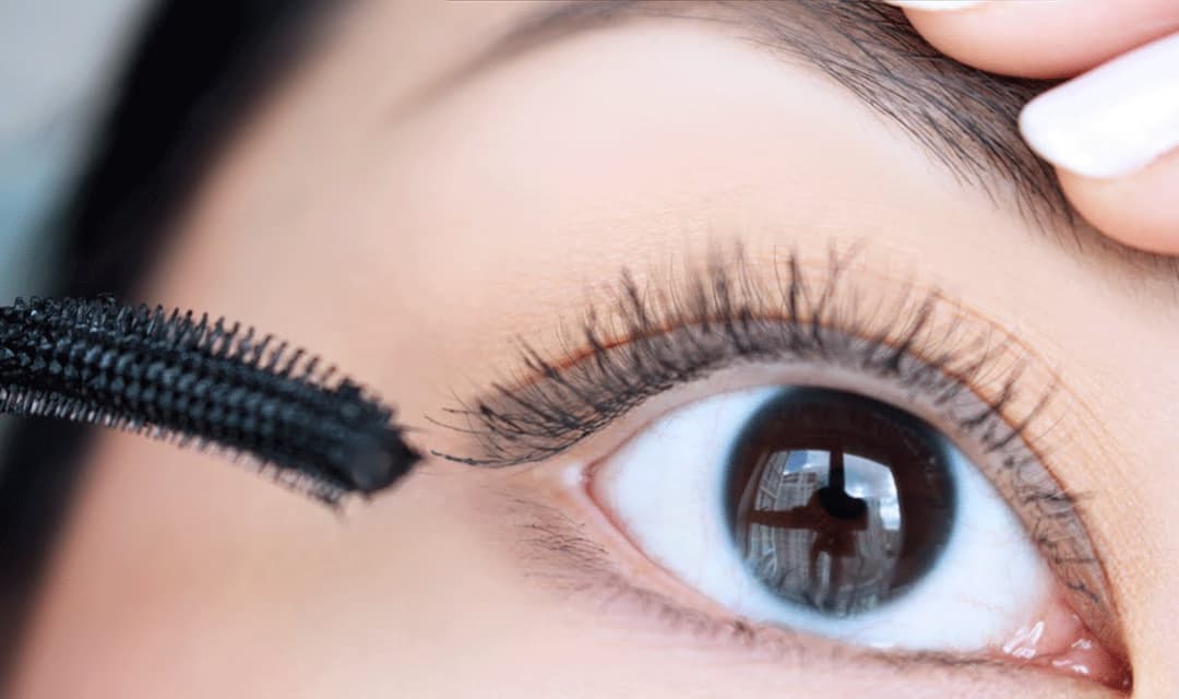 How do Asians Make Their Eyelashes Longer?