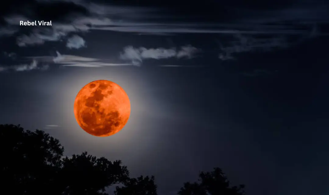 Why is the Moon Red Tonight 2022?
