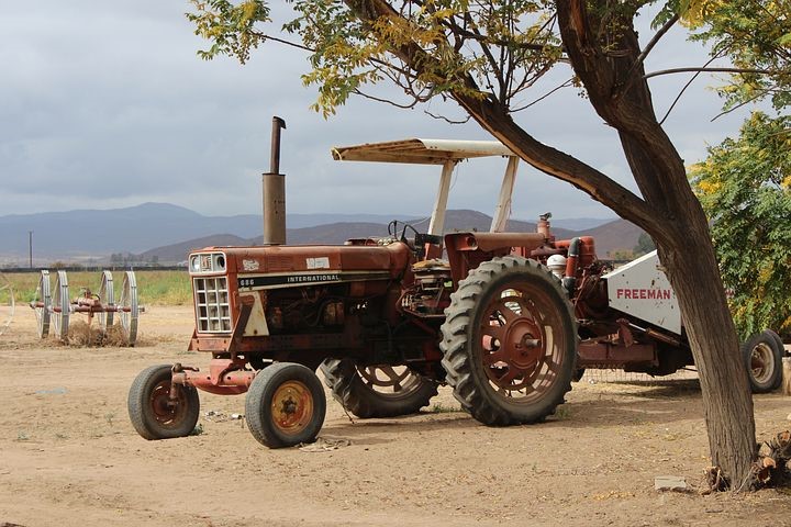 Second-Hand Tractor